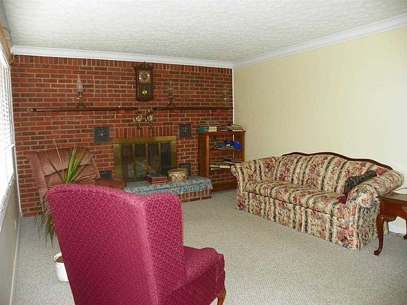 3rd image of 514 Rose Hill Dr