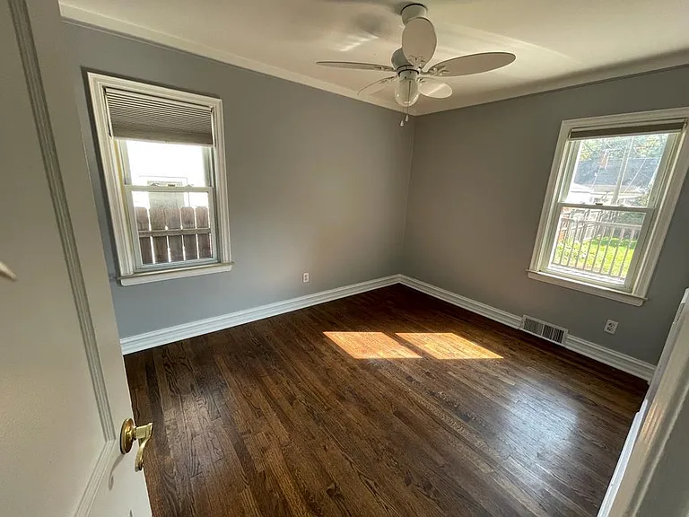 136 Girard Ave — Photo 3