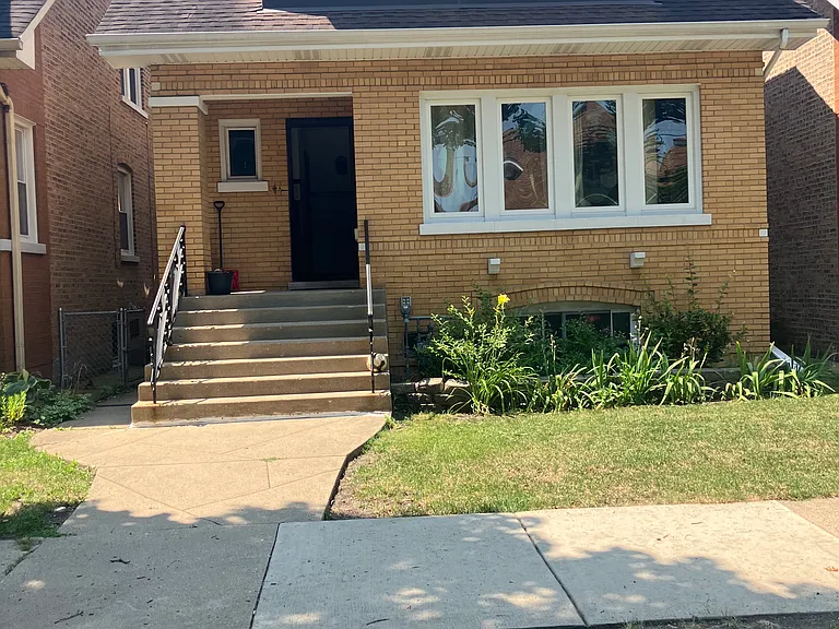 4426 N Mango Ave — Photo 1