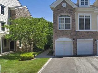 16A Forshee Cir, Montvale, NJ 07645