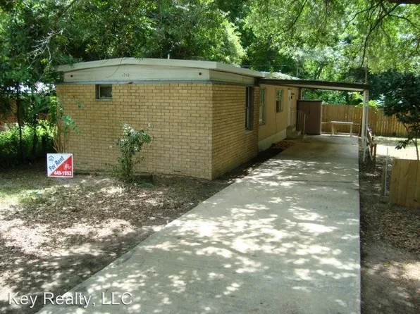 1753 Birkland Dr, Pineville, LA 71360