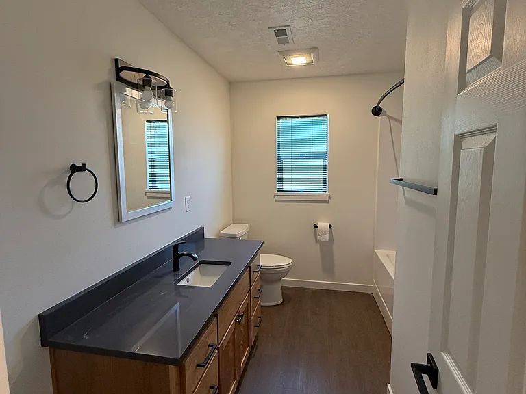 2440 Cal Young Rd — Photo 3
