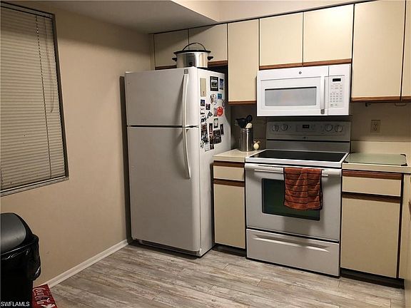 5th image of 713 SW 47th Ter Ste 204