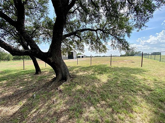 3rd image of 109 N Silver Saddle Cir