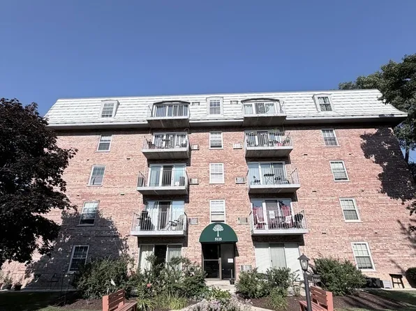 5125 Blodgett Ave APT 102, Downers Grove, IL 60515