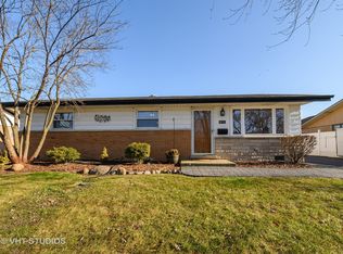 9113 Homestead Ln, Bridgeview, IL 60455