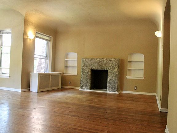 2nd image of 1-6639 N Greenview Ave #1