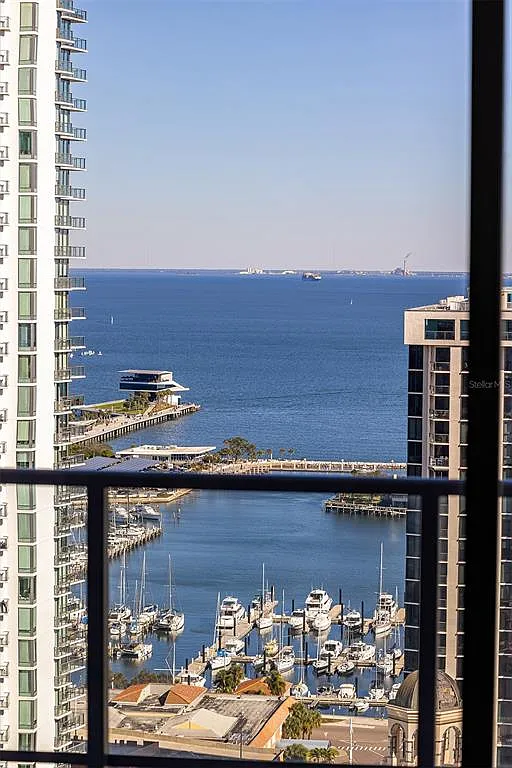 2 bed, 3.0 bath, 1935 sqft, $11,500 — Photo 2