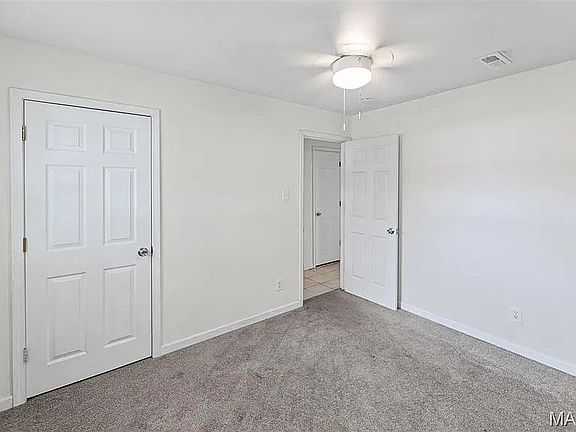 5th image of 805 E 5th St