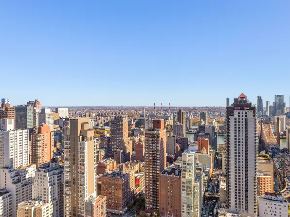 200 East 61st Street image 17 of 17