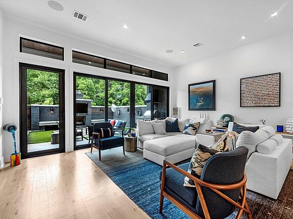 3rd image of 6404 Haskell St