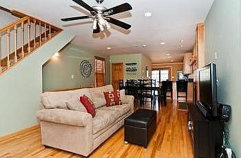 3rd image of 2427 W Cortland St