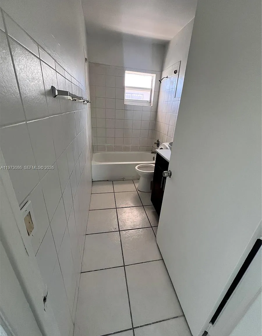 2 bed, 2900 sqft, $2,000 — Photo 1