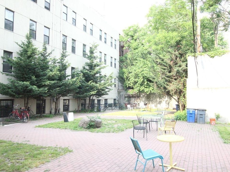 1st image of 205 Montrose Ave