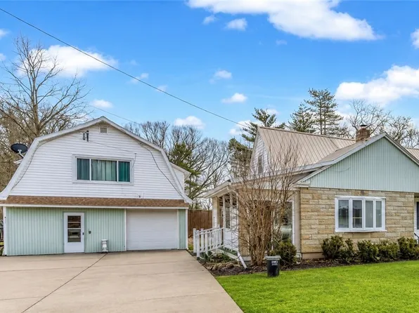 6105 Newton Rd, Orchard Park, NY 14127