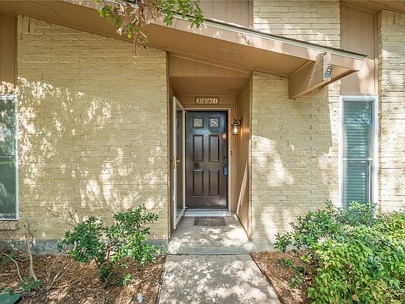 2nd image of 3801 Yosemite Dr