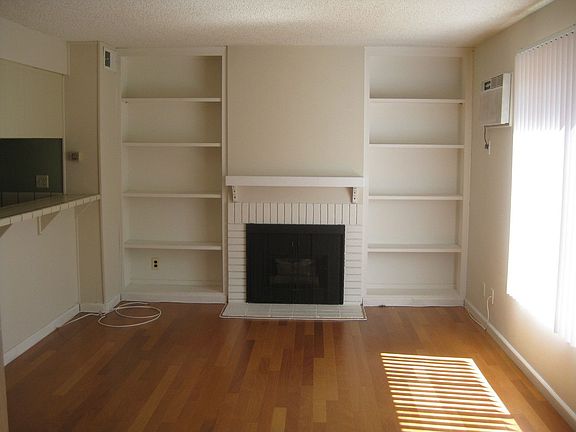 2nd image of 4473 Marlborough Ave Unit 1