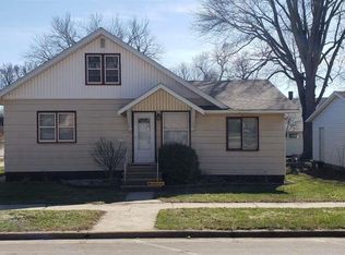 119 2nd St NE, Sioux Center, IA 51250
