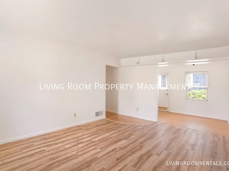 1410 N Webster St #2 — Photo 3