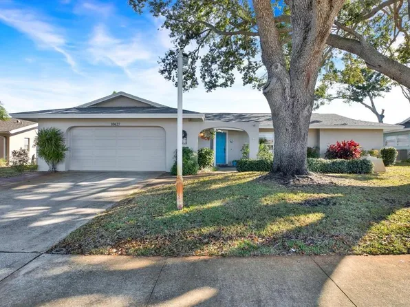 10627 Yunker Dr, Largo, FL 33774
