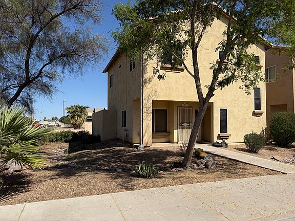 3rd image of 1251 S Lola Ln