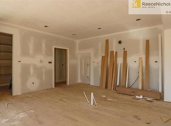 3rd image of 8901 W 166th St