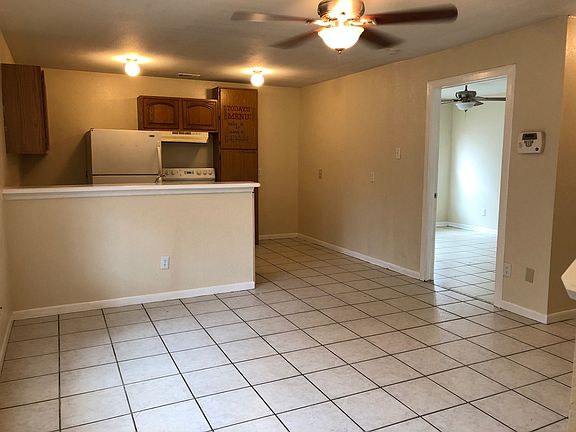 3rd image of 7543 Windsor Oaks