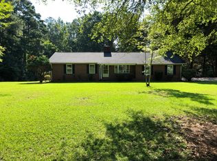 807 Briarwood Rd, Greenwood, SC 29646
