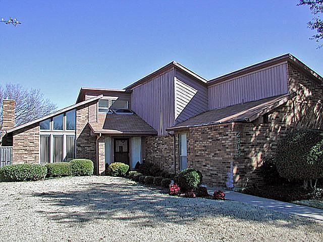 1st image of 2213 Roundrock Dr