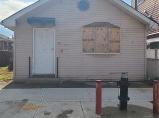 32 Topping St, Staten Island, NY 10306