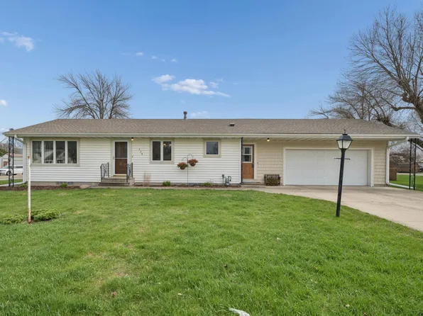 306 3rd Ave SE, Blooming Prairie, MN 55917