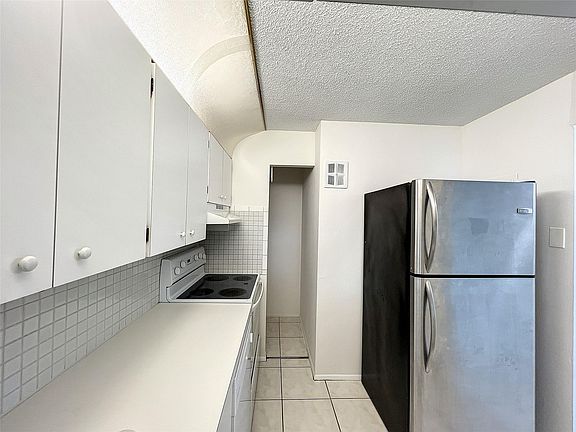 2nd image of 4501 NE 21st Avenue #302