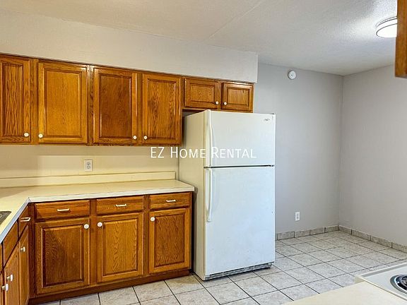 5th image of 2102 5th Ave N #7