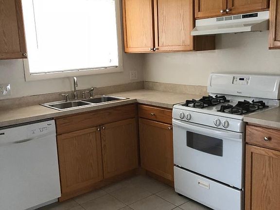 2nd image of 3707 Salem Walk APT Bg