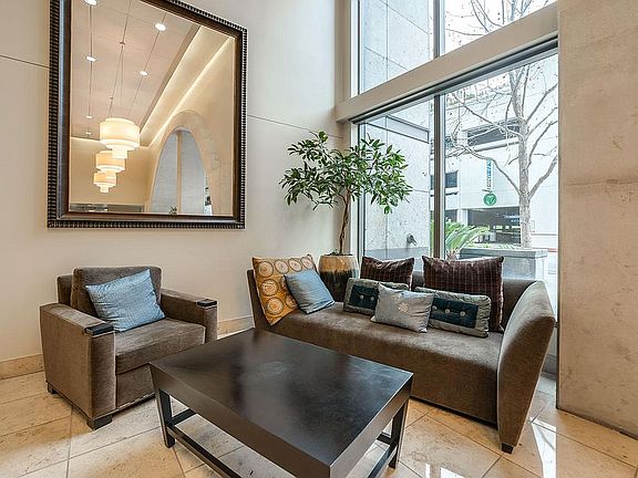 5th image of 38 N Almaden Blvd Unit 809