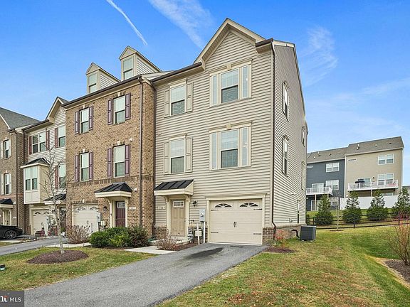 3rd image of 2829 Fredericksburg Rd