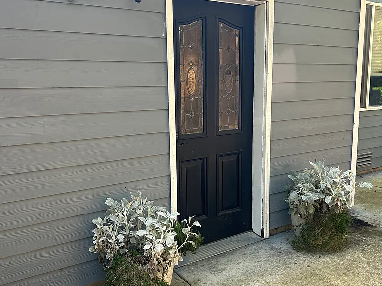 private guest entrance
