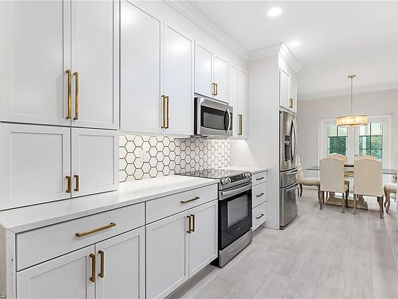 4th image of 859 Tanbark DR #104