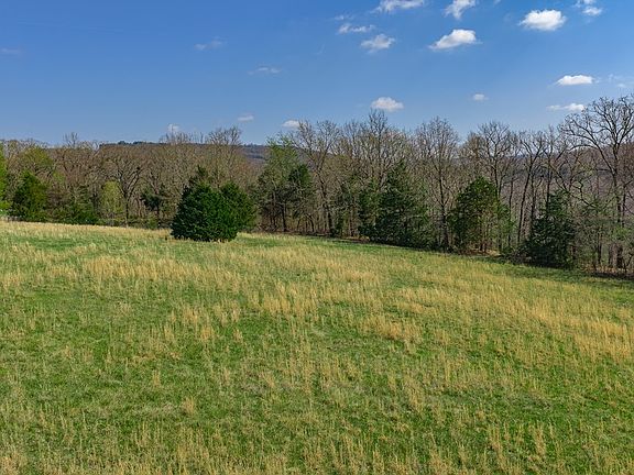 2nd image of 001-00900 Two Hidden Valley Rd