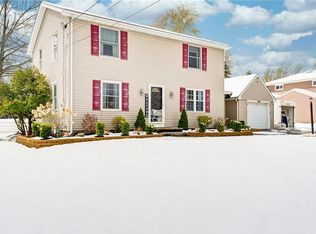 5010 Meadowbrook Rd, Williamsville, NY 14221