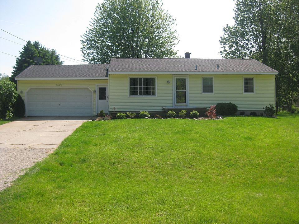 1st image of 1600 Beechwood Dr