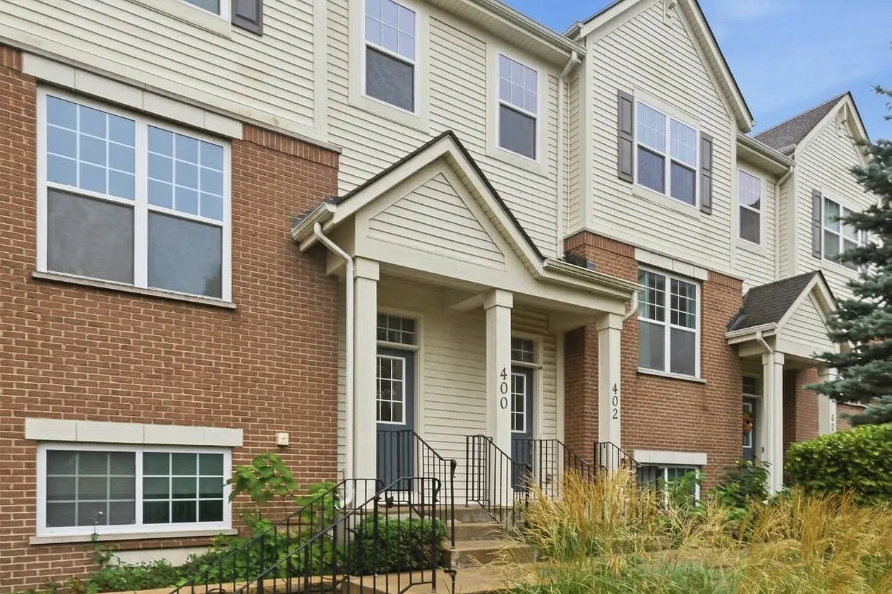 4 bed, 2.5 bath, 1876 sqft, $4,400 — Photo 2