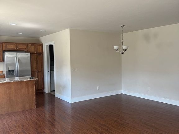 3rd image of 1851 Buckrake Ave
