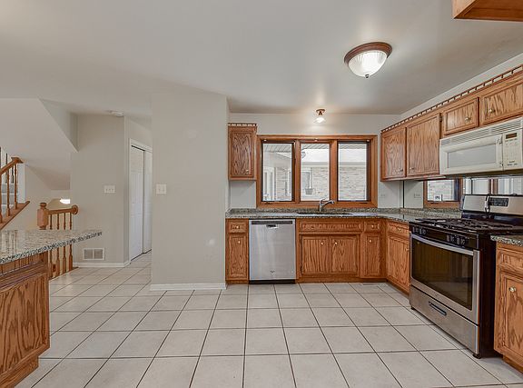 2nd image of 7707 Richardson Ln #0