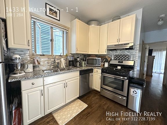 5th image of 1433 W Walton St APT 1