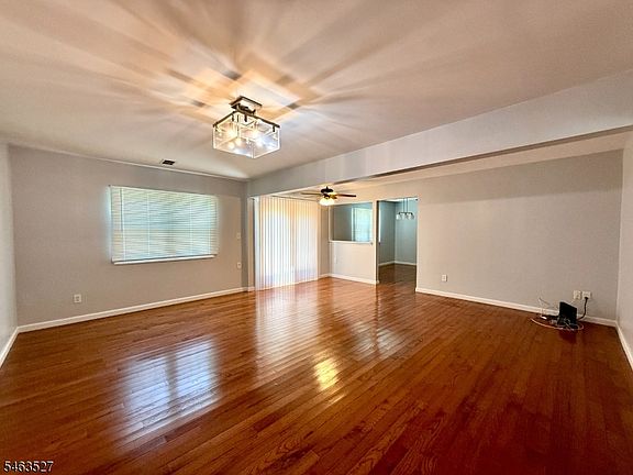 5th image of 44 Drake Rd