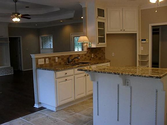 3rd image of 1225 Oak Trl