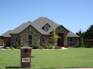 725 E Olivia Ter, Mustang, OK 73064