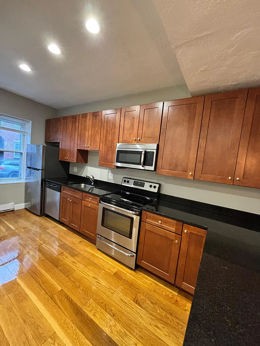 Building Photo - 40 Medford St #2
