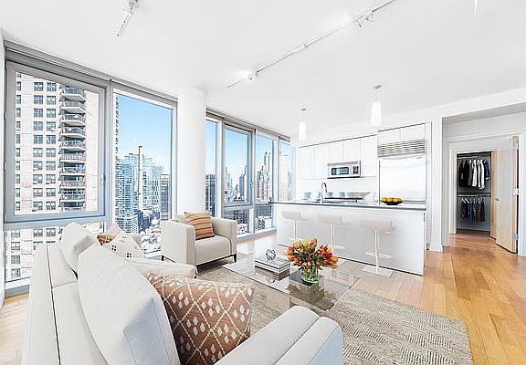 3rd image of 554 W 54th St #23U